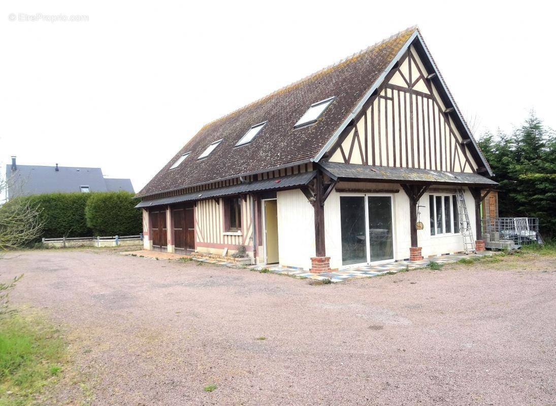 Maison à MERY-CORBON