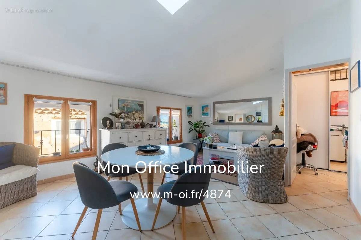 Appartement à POURRIERES