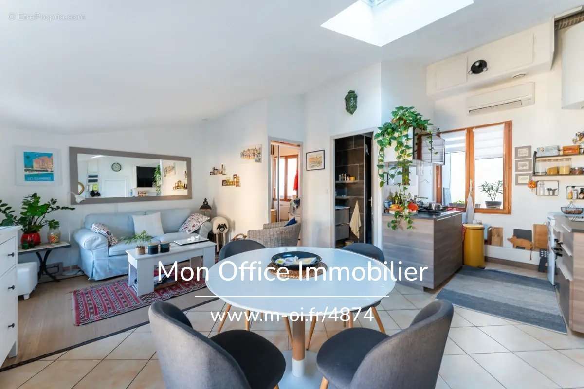 Appartement à POURRIERES