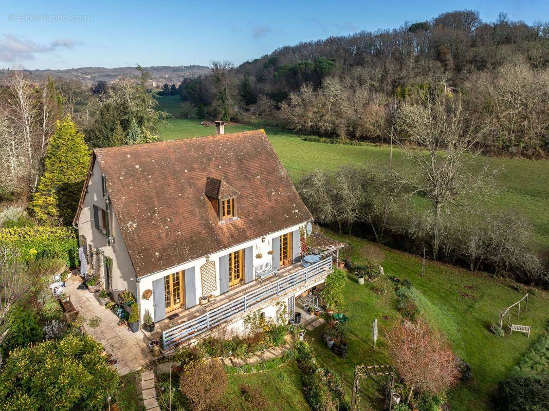 Maison à LE BUISSON-DE-CADOUIN