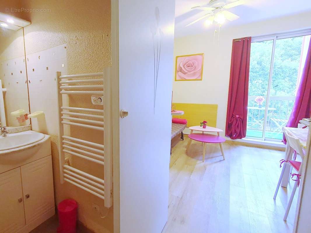 Appartement à LAMALOU-LES-BAINS