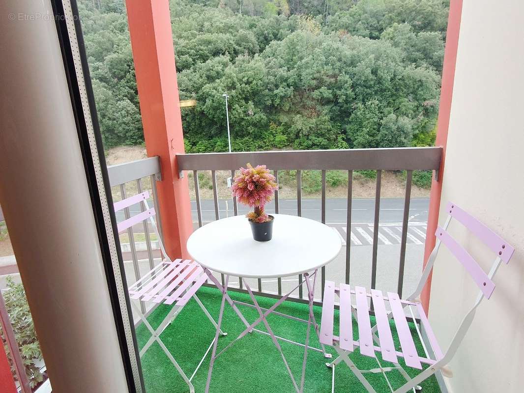 Appartement à LAMALOU-LES-BAINS