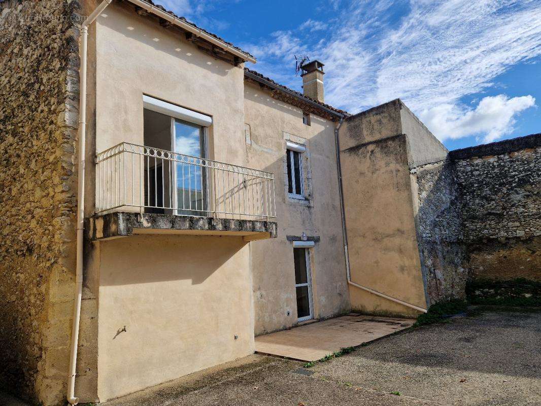 Maison à VALENCE-SUR-BAISE