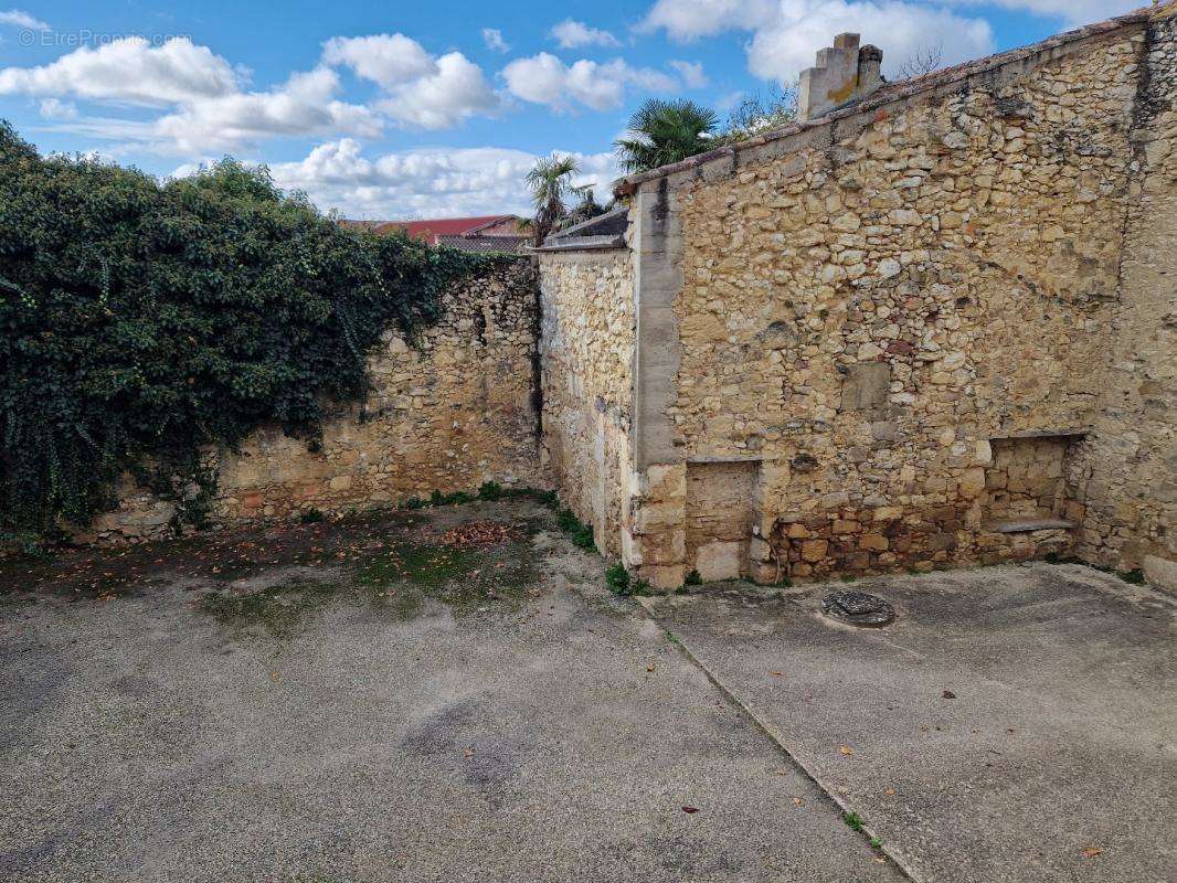 Maison à VALENCE-SUR-BAISE