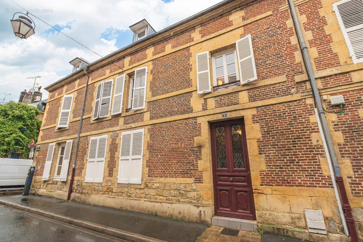 Appartement à CHARLEVILLE-MEZIERES