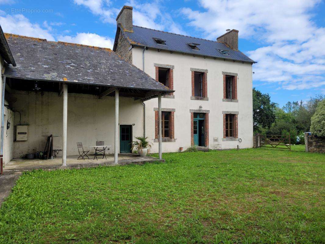 Maison à MERLEAC