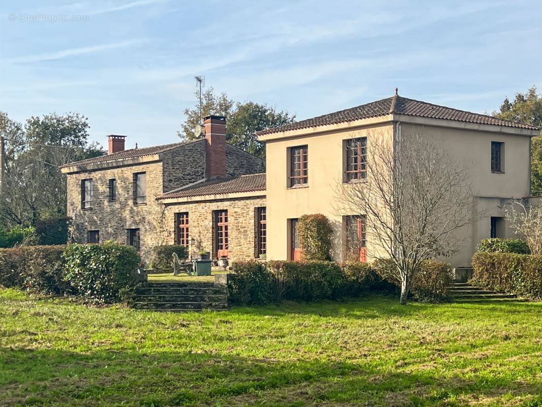 Maison à SAINT-FLORENT-DES-BOIS