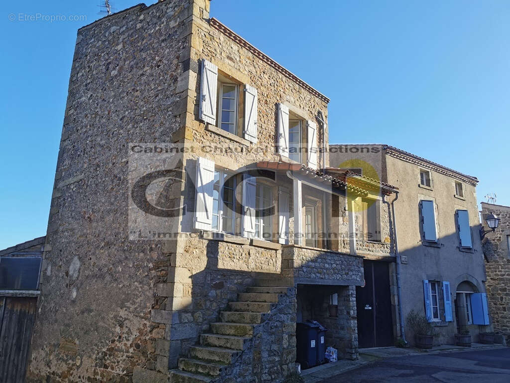 Maison à MONTPEYROUX