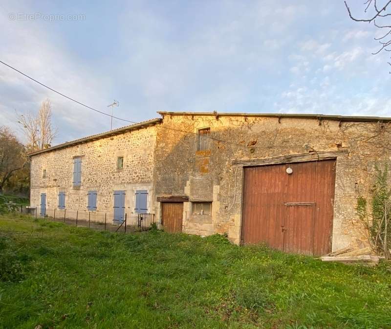 Maison à TAPONNAT-FLEURIGNAC