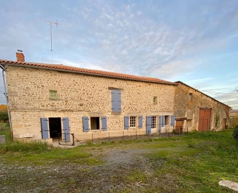 Maison à TAPONNAT-FLEURIGNAC