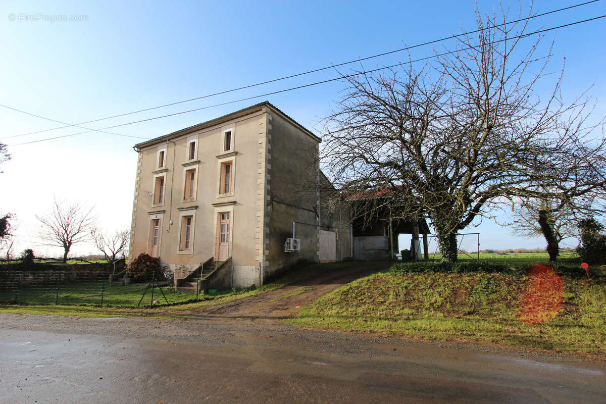 Maison à SAINT-POMPAIN