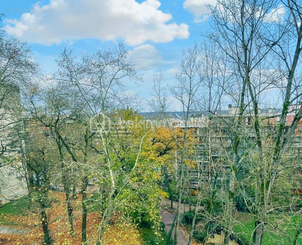 Appartement à FONTENAY-LE-FLEURY