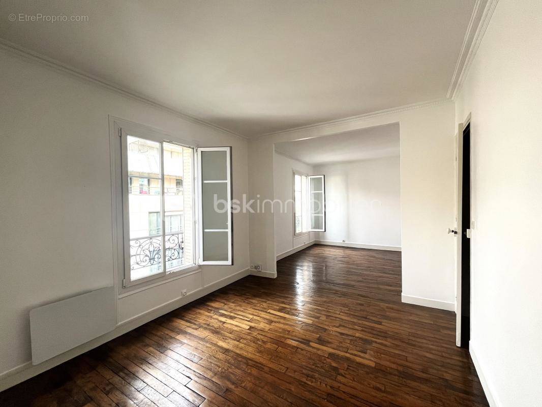 Appartement à PARIS-18E