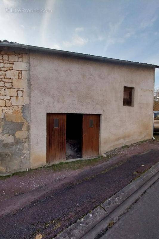 Parking à SAINT-VAIZE