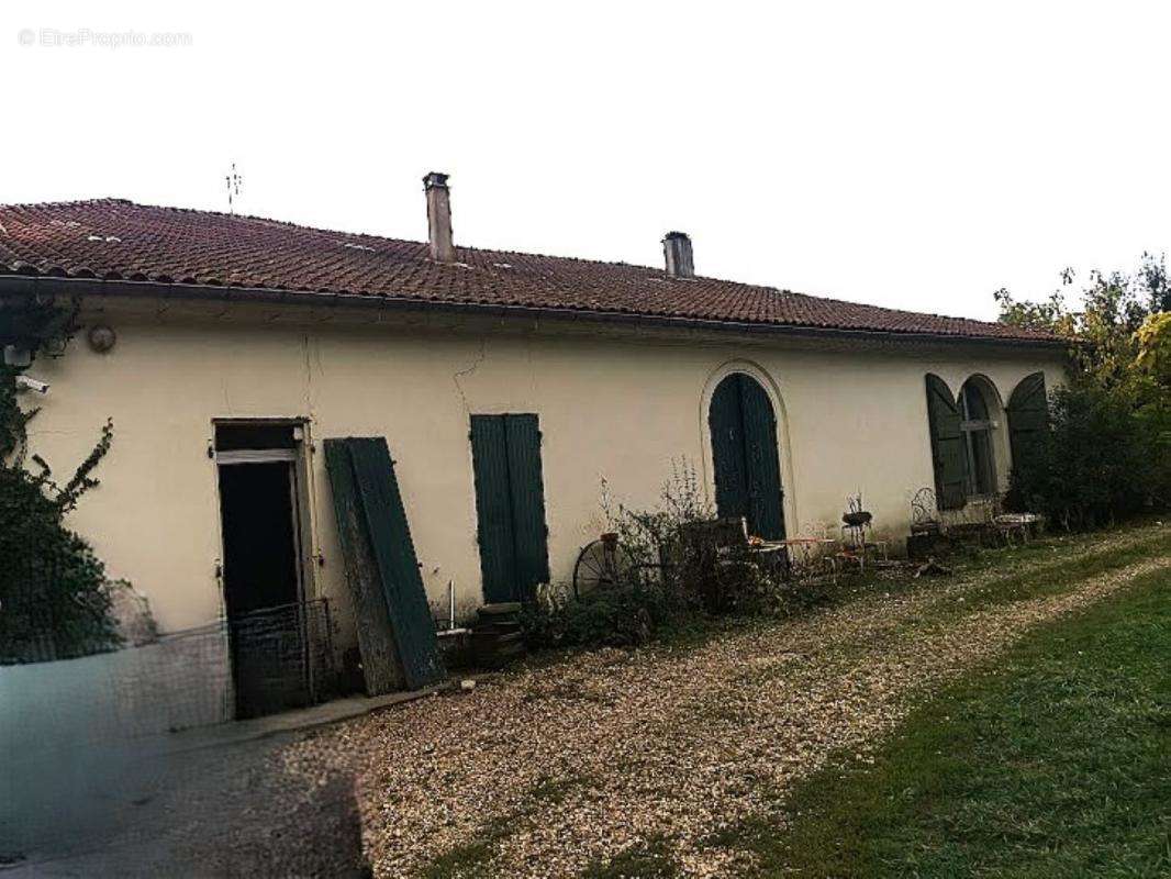 Maison à COUTRAS