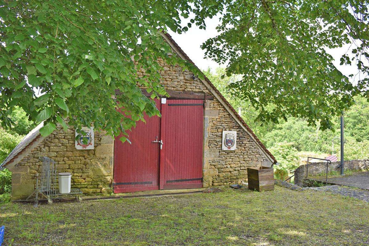 Maison à LA CHAPELLE-AUBAREIL