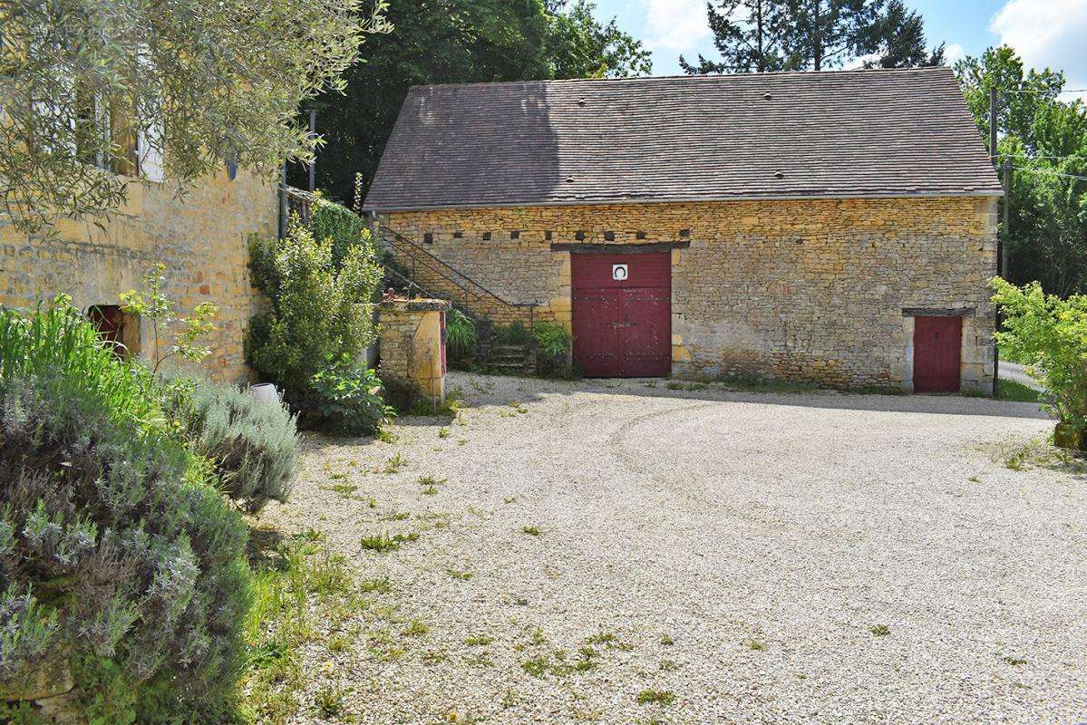 Maison à LA CHAPELLE-AUBAREIL