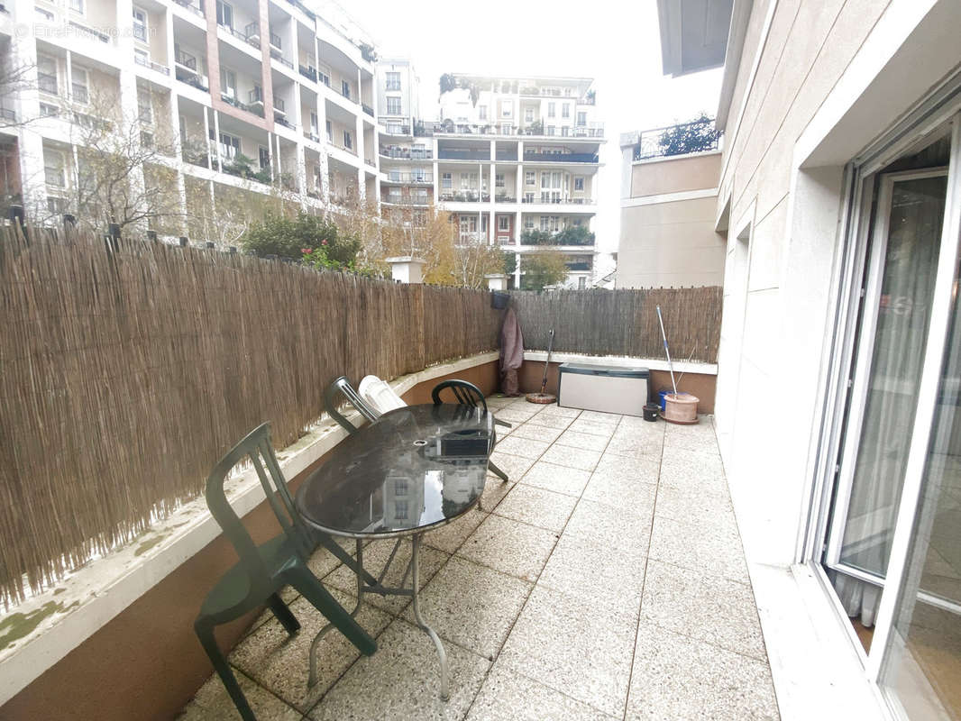 Appartement à COURBEVOIE