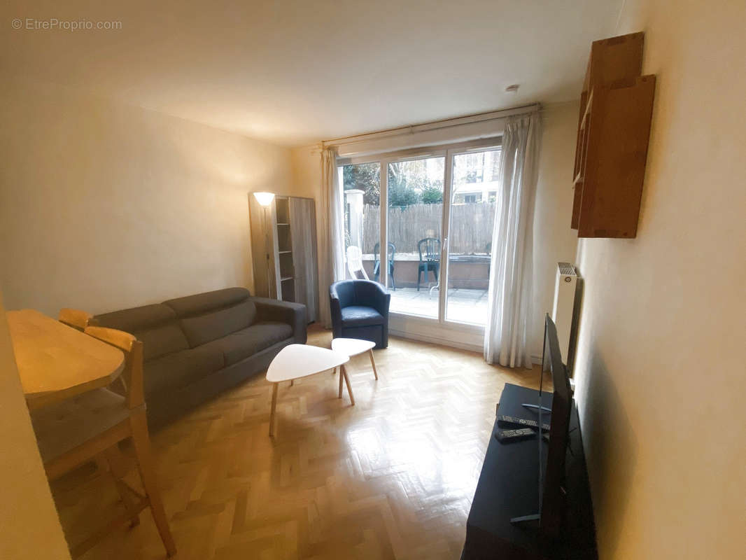 Appartement à COURBEVOIE