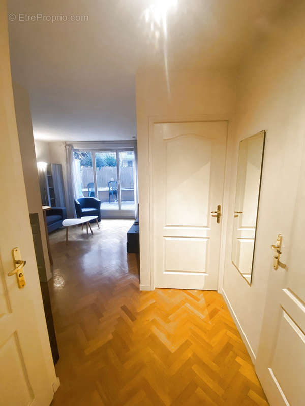 Appartement à COURBEVOIE