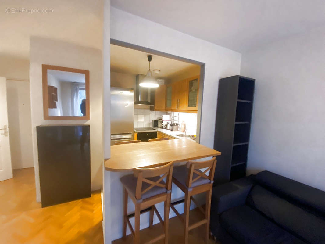 Appartement à COURBEVOIE