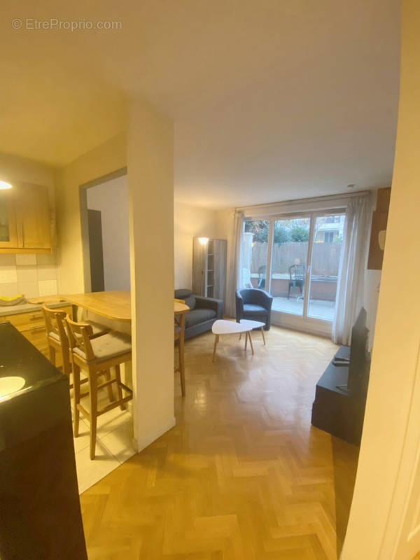 Appartement à COURBEVOIE