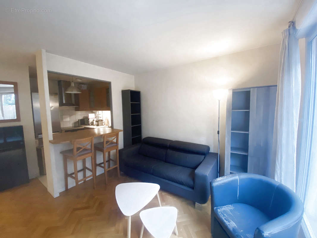 Appartement à COURBEVOIE