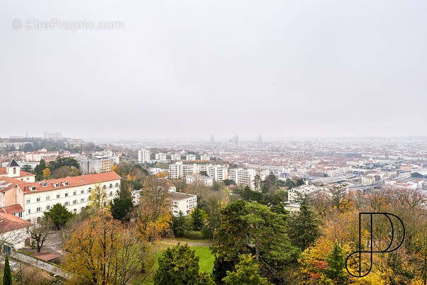 Appartement à LYON-5E