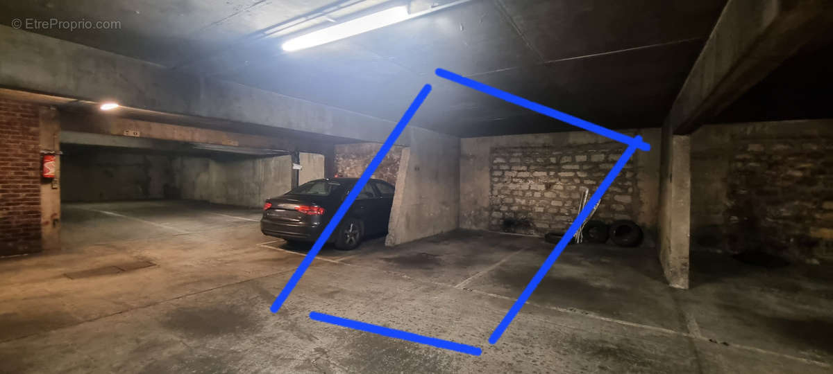 Parking à PARIS-10E