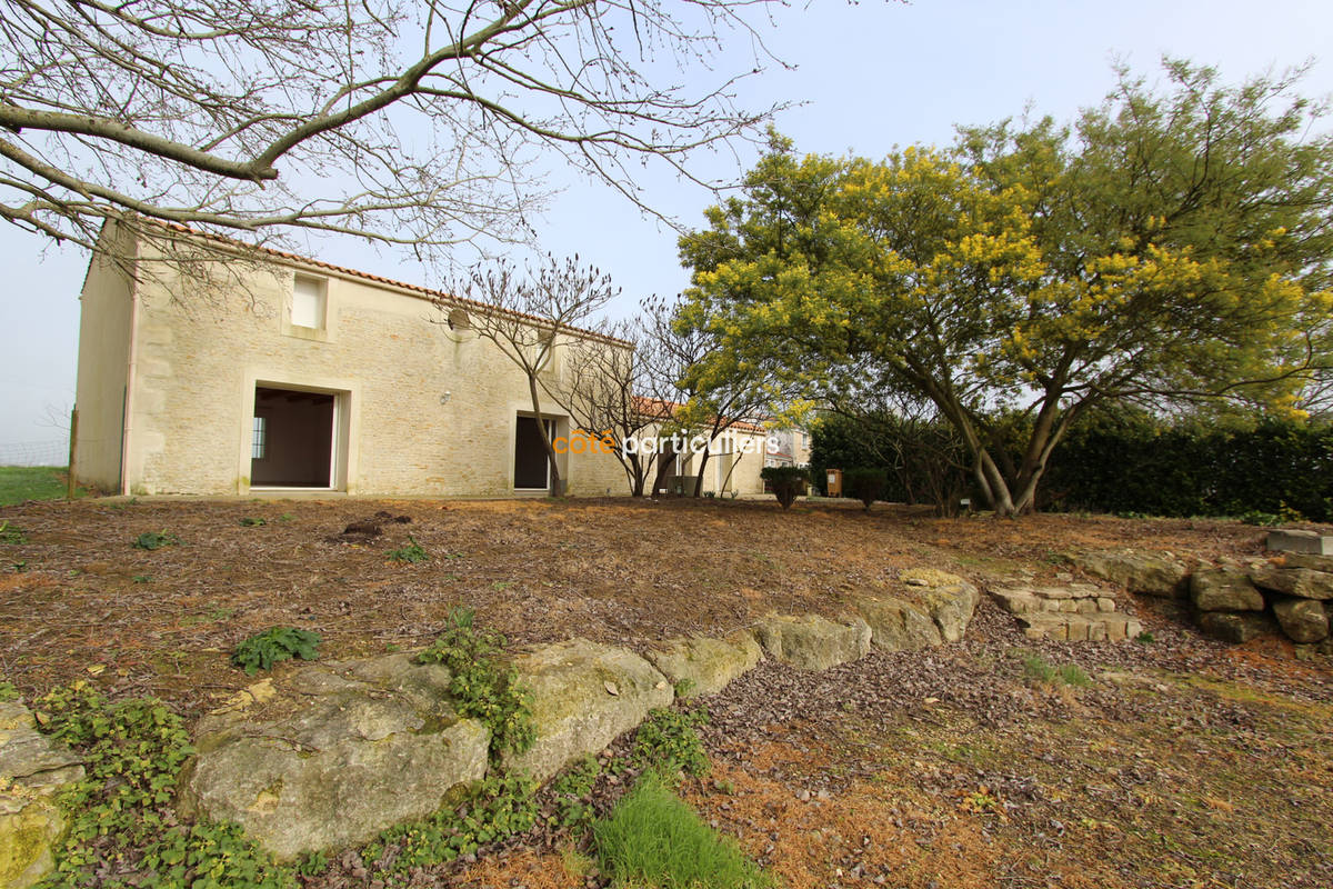 Maison à CHAMPAGNE-LES-MARAIS