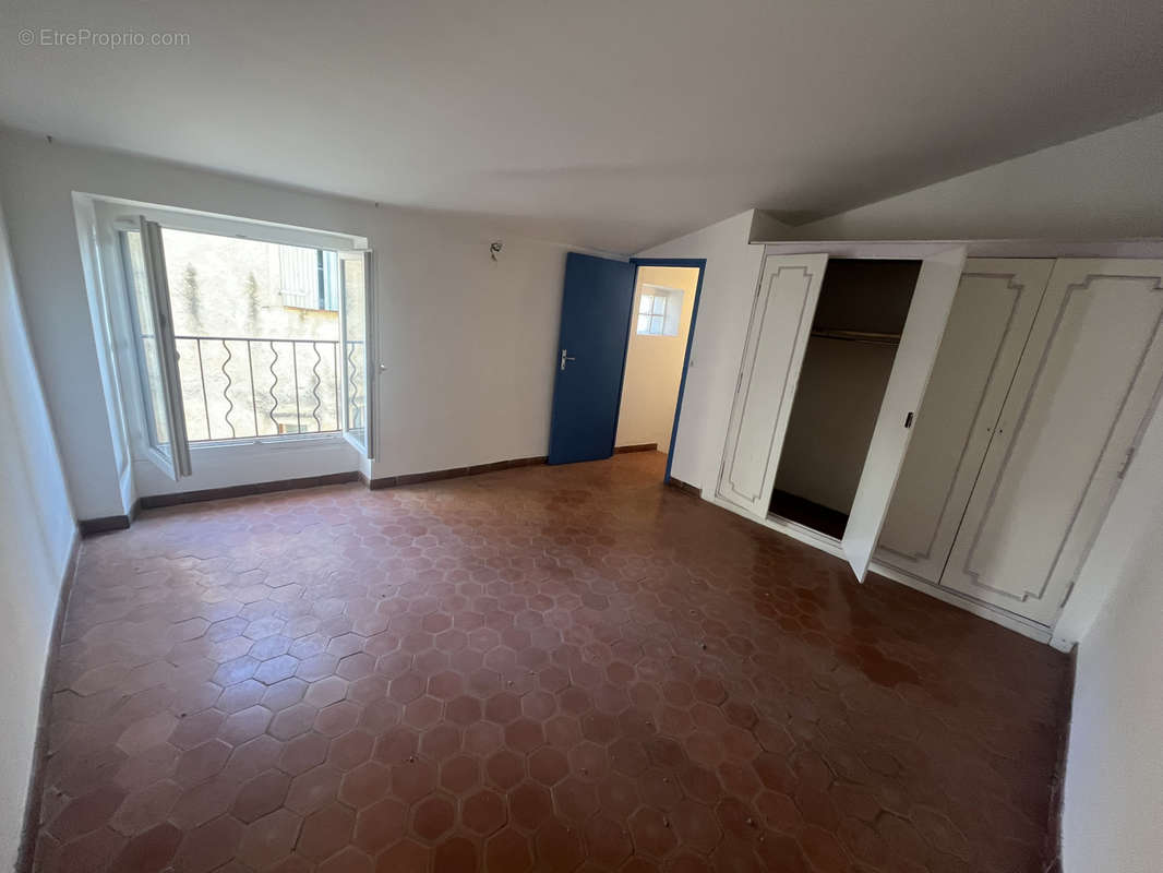 Appartement à AUPS