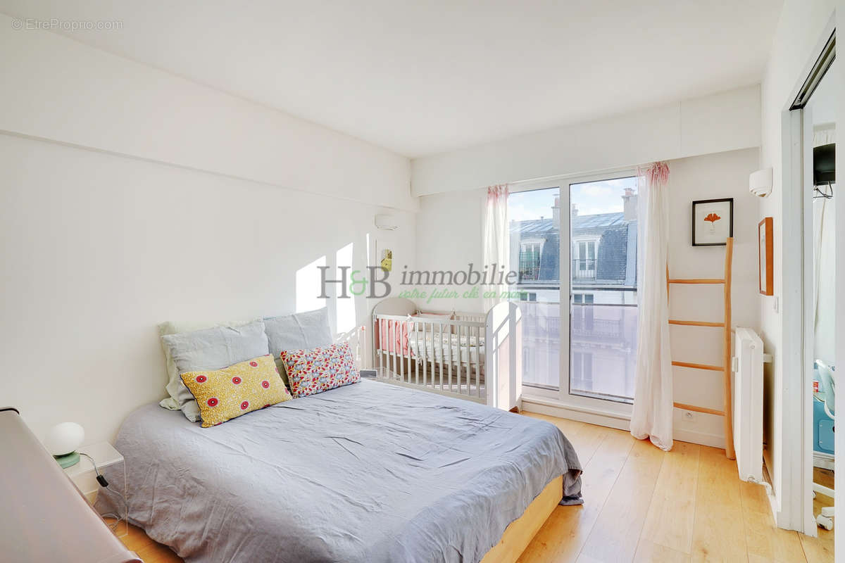 Appartement à PARIS-20E