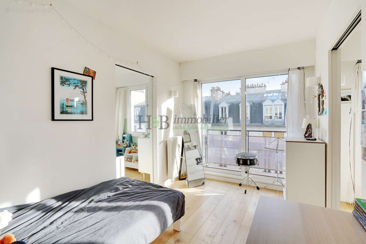 Appartement à PARIS-20E