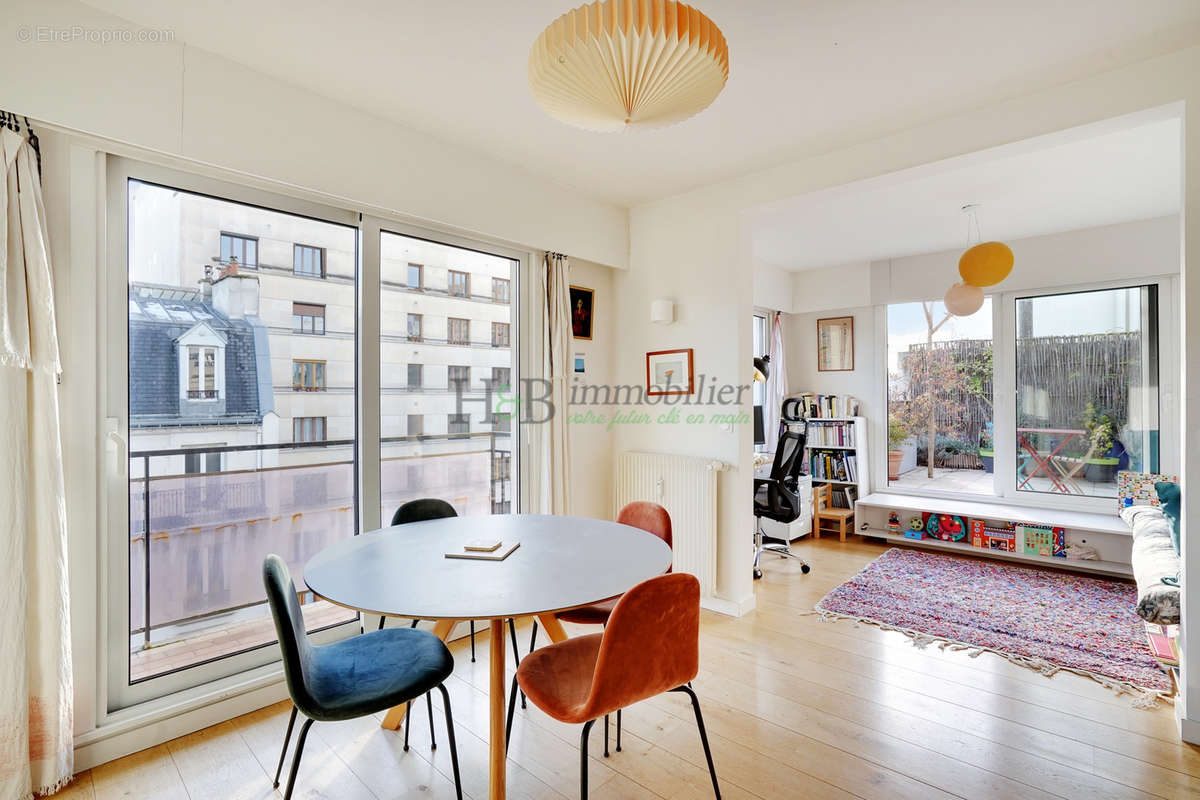 Appartement à PARIS-20E