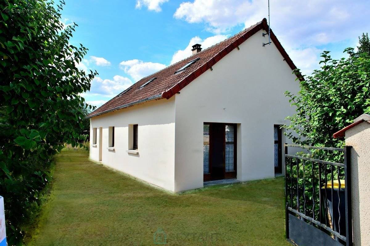 Maison à FONTAINE-SOUS-JOUY