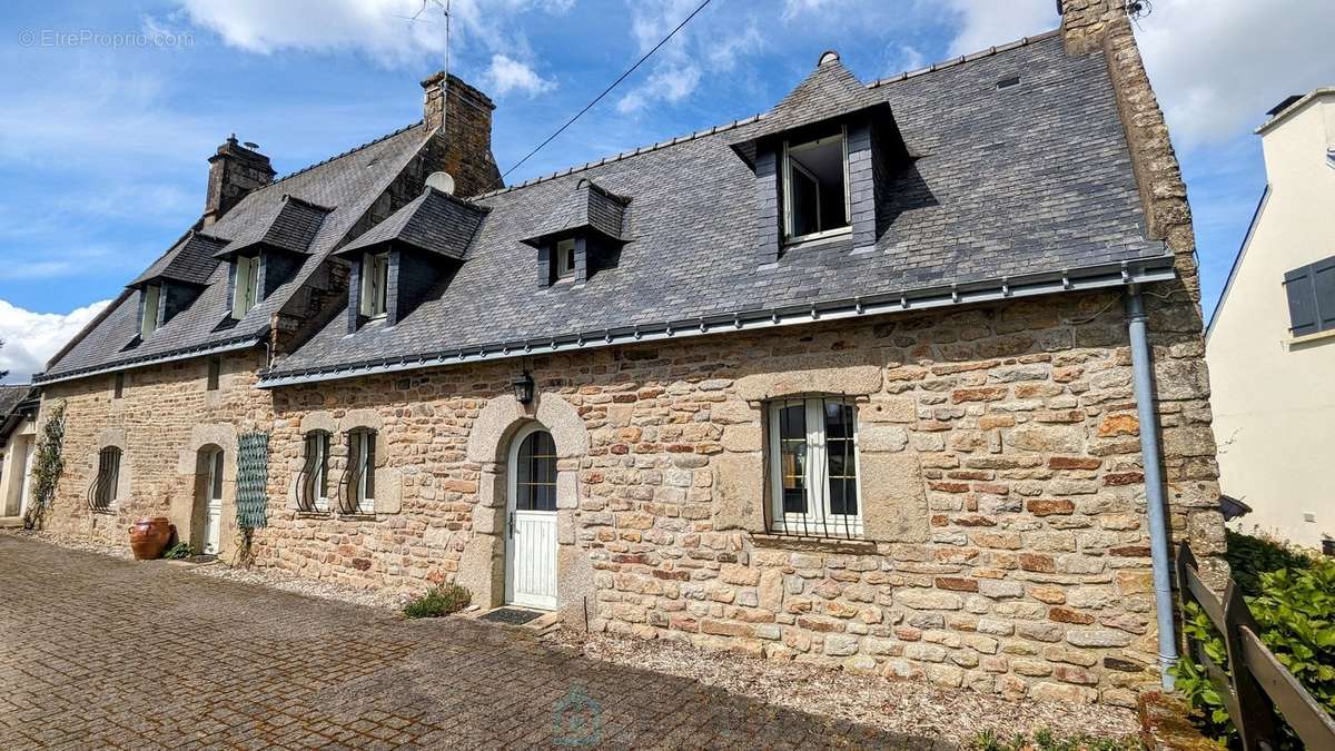 Maison à LANGUIDIC