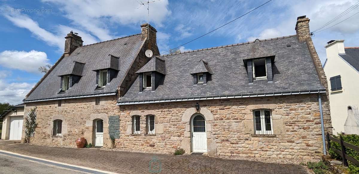 Maison à LANGUIDIC