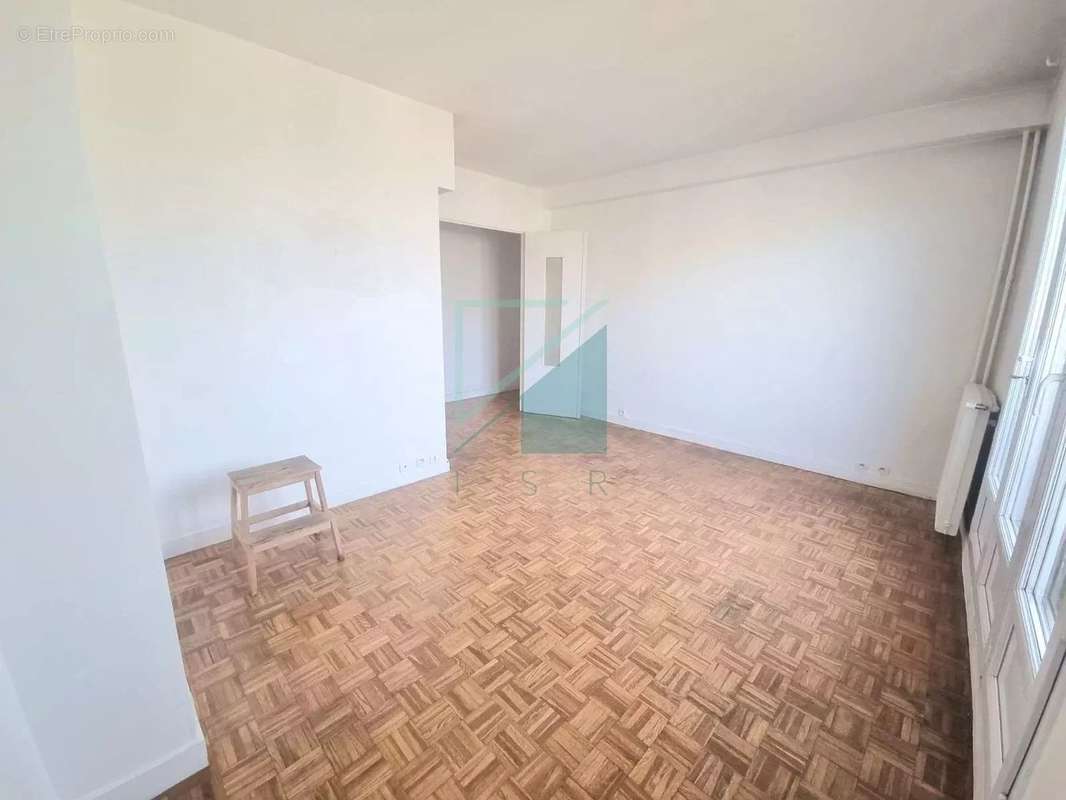 Appartement à PARIS-20E