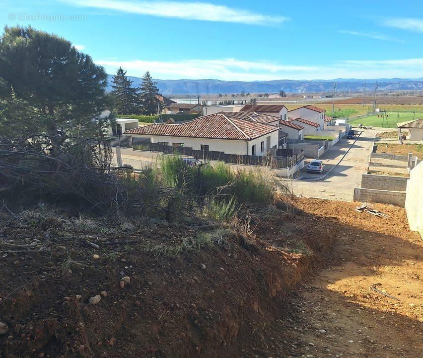 Terrain à CHATEAUNEUF-SUR-ISERE