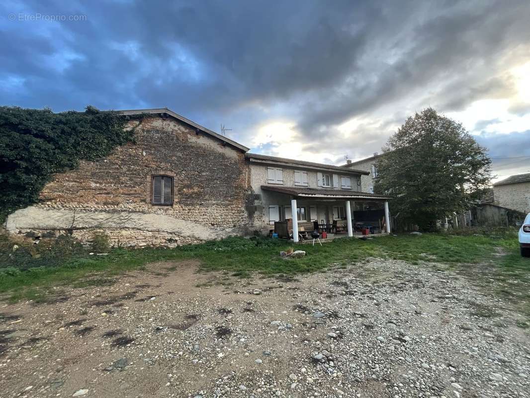 Maison à SAINT-MARCEL-LES-VALENCE