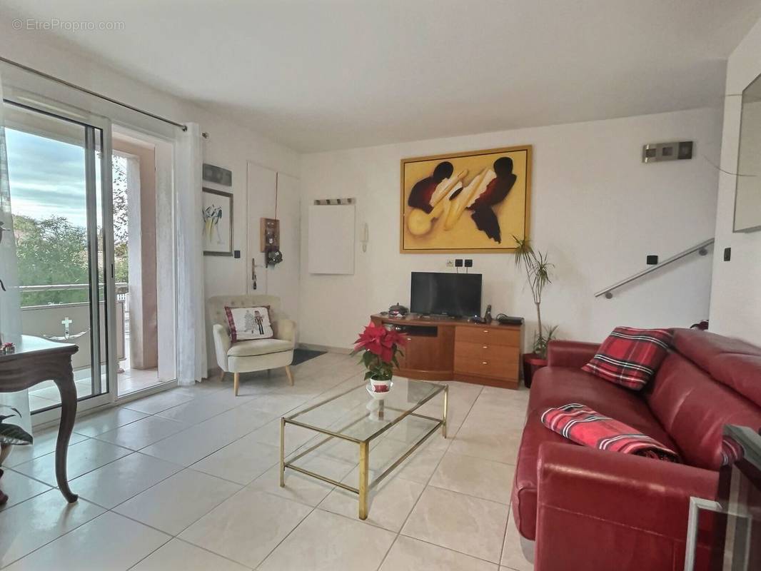 Appartement à LA LONDE-LES-MAURES