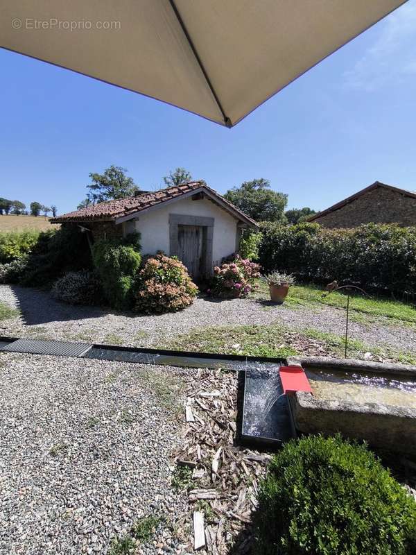 Maison à CHAILLAC-SUR-VIENNE