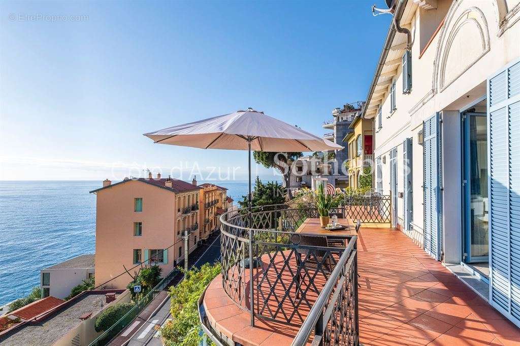 Appartement à ROQUEBRUNE-CAP-MARTIN