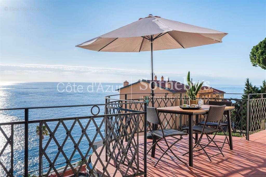 Appartement à ROQUEBRUNE-CAP-MARTIN