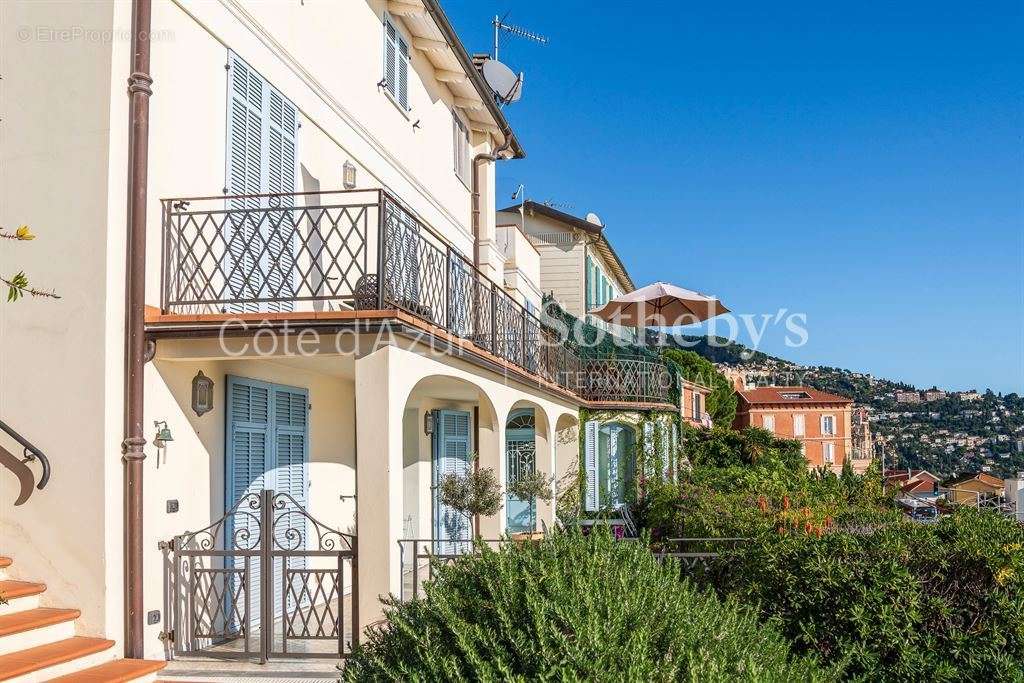 Appartement à ROQUEBRUNE-CAP-MARTIN