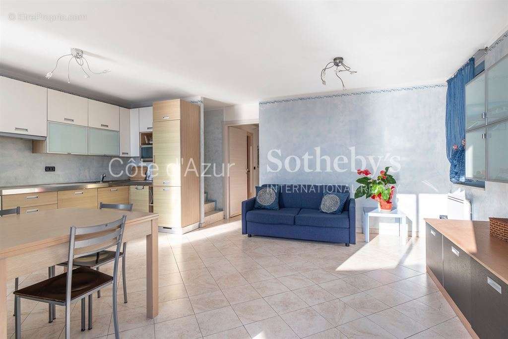 Appartement à ROQUEBRUNE-CAP-MARTIN