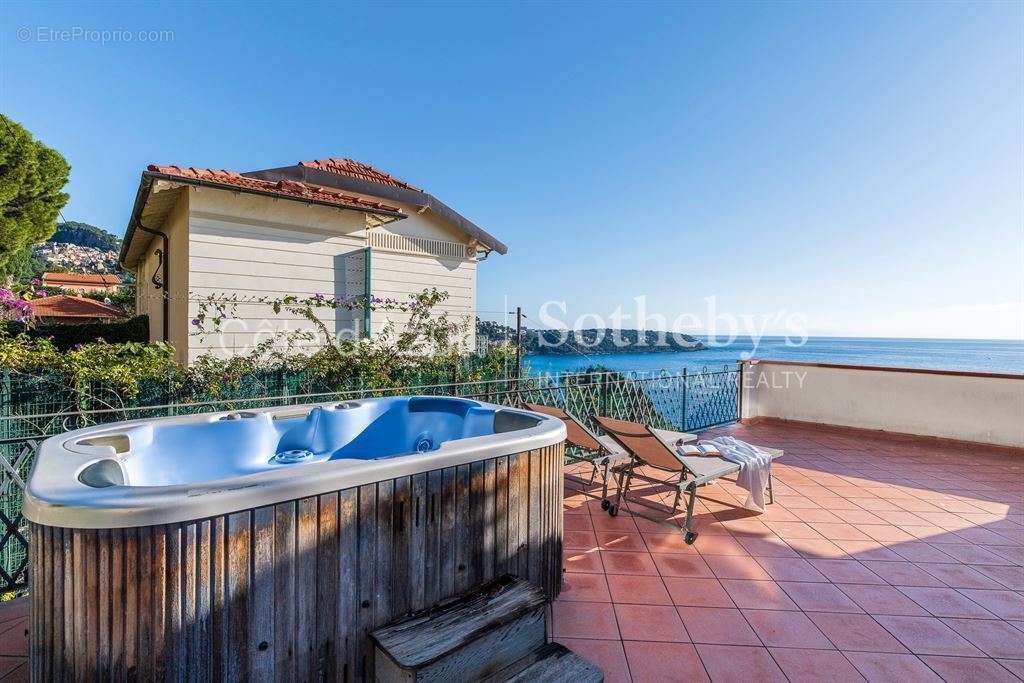 Appartement à ROQUEBRUNE-CAP-MARTIN