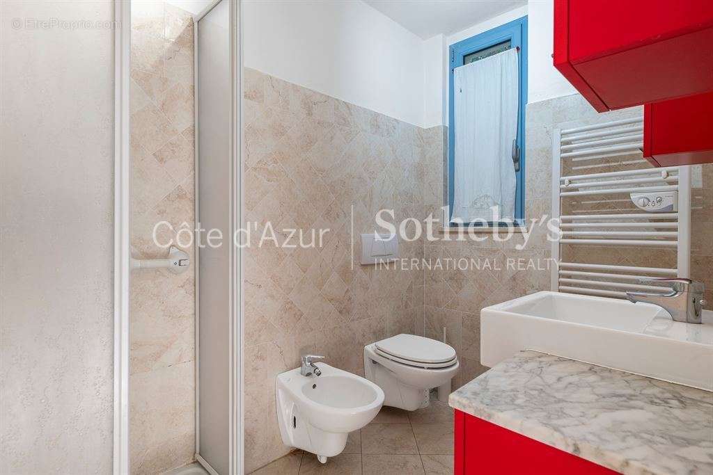 Appartement à ROQUEBRUNE-CAP-MARTIN