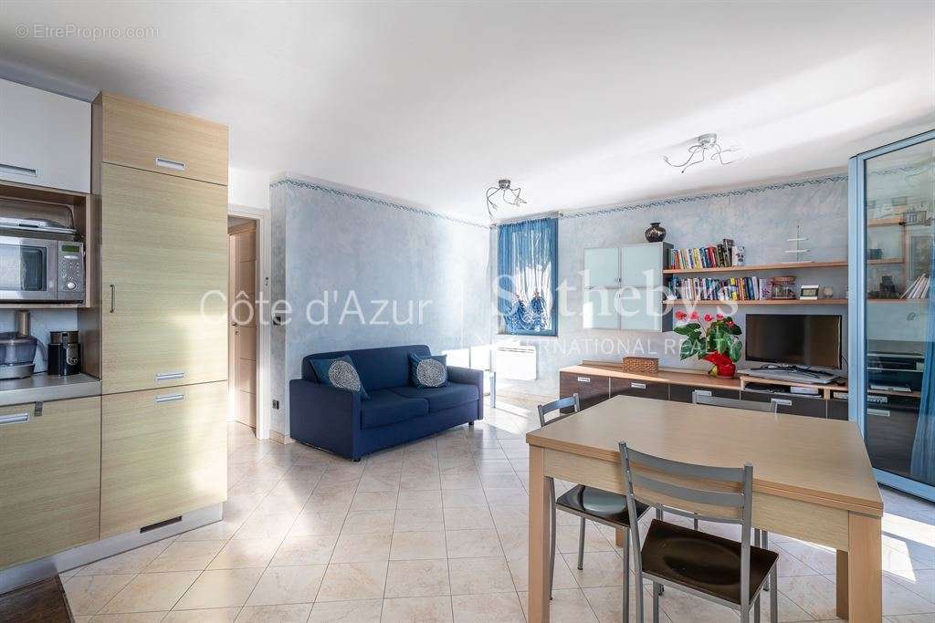 Appartement à ROQUEBRUNE-CAP-MARTIN