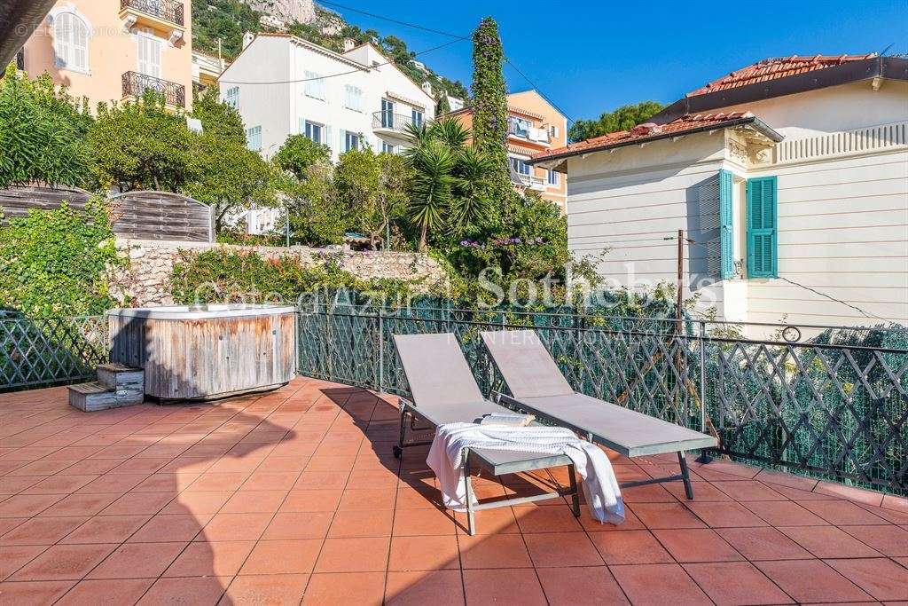 Appartement à ROQUEBRUNE-CAP-MARTIN